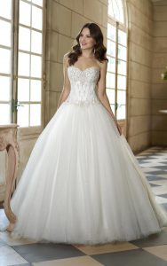16-best-ball-gown-wedding-dresses-ideas-ball-gowns-wedding-ball-gown-wedding-dress-l-0afd201ef4aad9d5