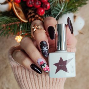 manicure na święta Bożego Narodzenia